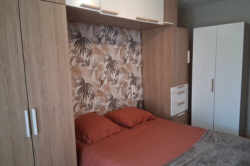Maison , 3 chambres, jardin, piscine in Savigny-le-Temple, Seine-et-Marne