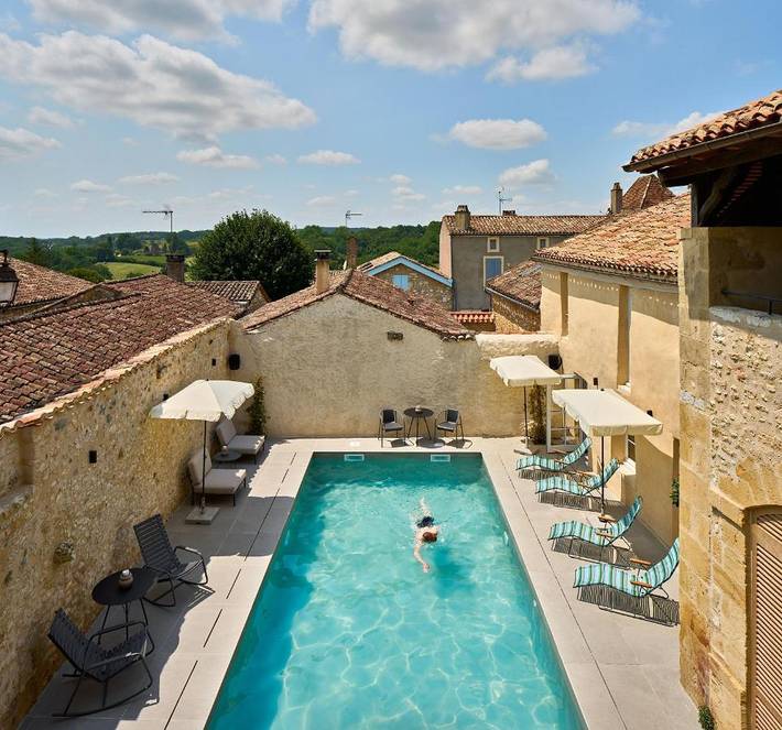 Hôtel pour 2 personnes, avec Terrasse ainsi que Piscine et Sauna