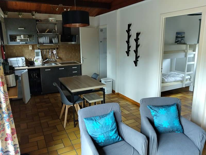 Komfortables Ferienhaus für 4 Personen in einem Ferienpark in den Wäldern der Ardennen in Viroinval, Parc Naturel Viroin Hermeton