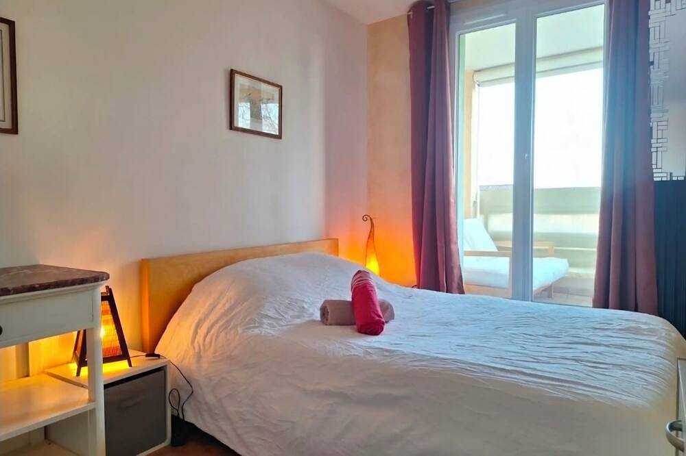 Apartamento inteiro, Le Genève-Parking Garage & Balcony-air-conditioned in Ornex, Gex