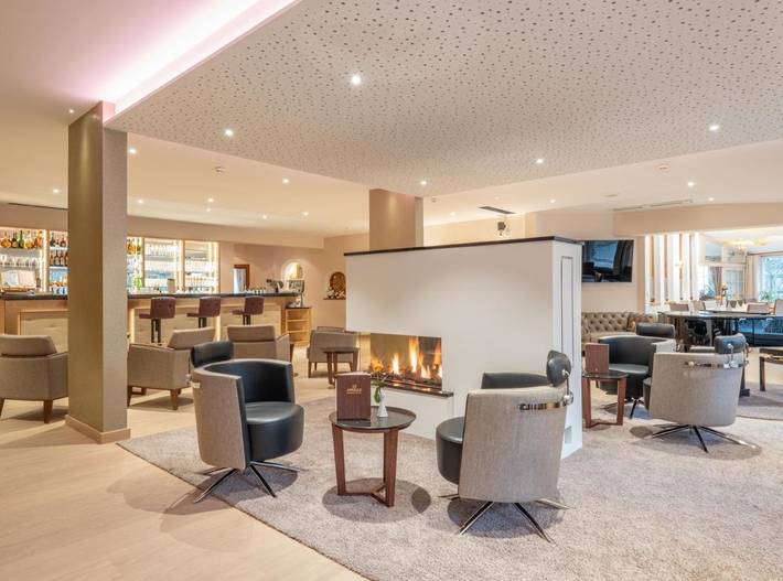 Hotel für 2 Personen, mit Balkon und Whirlpool sowie Terrasse und Garten