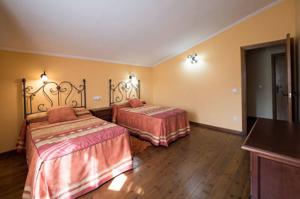 Casa Alfonso - Südliches Haus. Ideal für Kurzurlaube, Gruppen von Freunden und Familien. in Graus, Spanische Pyrenäen