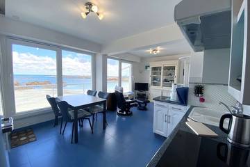 Gîte pour 4 personnes, avec balcon dans Plage de Grève Blanche