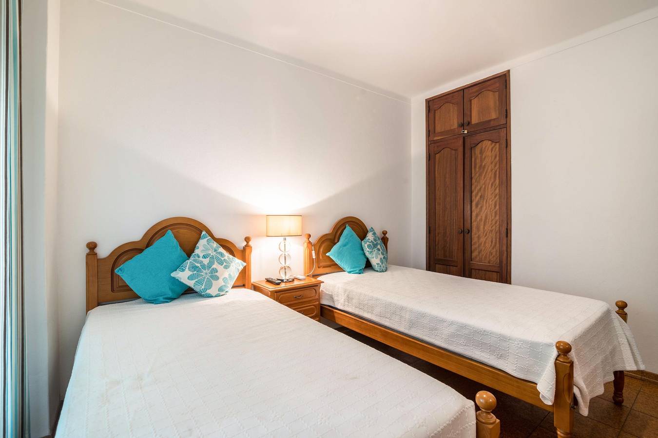 Apartamento inteiro, Apartamento "Regueiró Quarteira Beach" com Wi-Fi, A/C, Varanda & Terraço in Cavacos, Quarteira