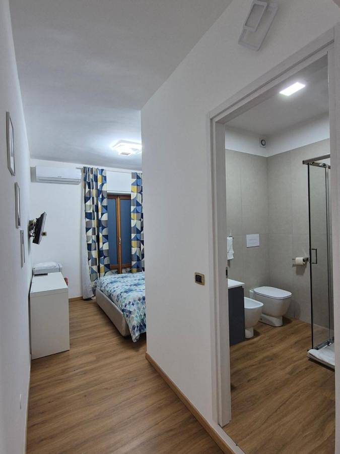 Chambre d’hôte pour 2 personnes, avec balcon et vue à Aversa - 2