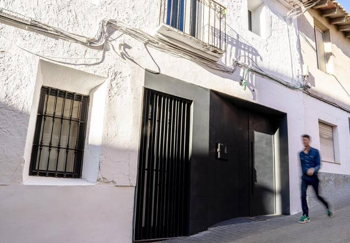 Casa rural para 12 personas, con piscina además de jardín y vistas, Se admiten mascotas en Canal de Navarrés - 2