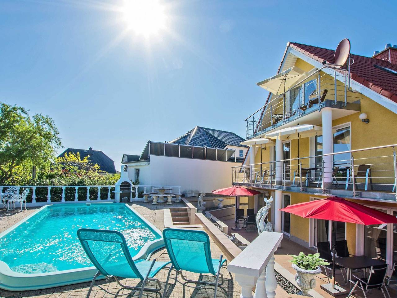 Ganze Ferienwohnung, Villa Europa - Wohnungen mit Kamin und gemeinsamen Pool in Drei Kaiserbäder, Heringsdorf