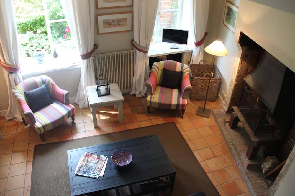 Charmante maison romantique, dans un village vigneron champenois, proche de Reims in Trigny, Marne