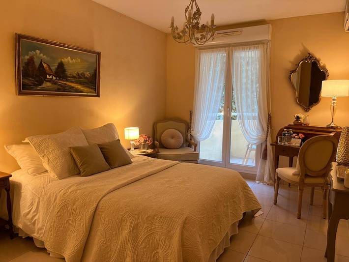 Chambre d’hôte pour 2 personnes, avec balcon