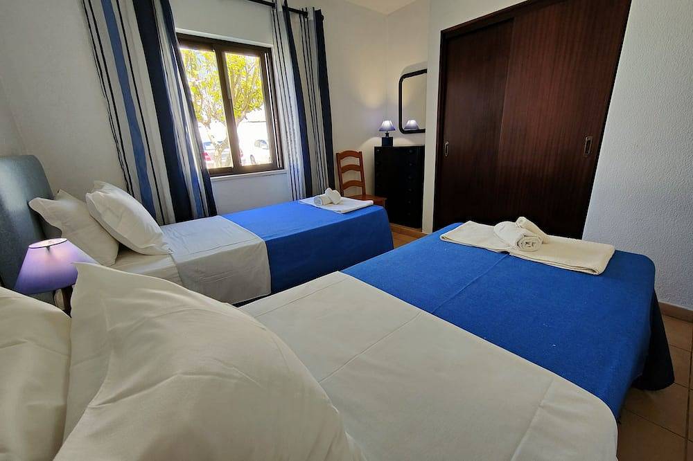 Tourist Set Alporchinhos in Armação de Pêra (costa), Faro Distrikt