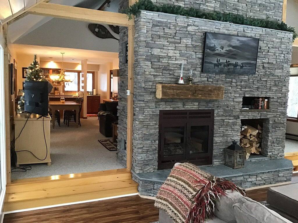 Newly Renovated Killington House, Private, hot Tub, two Sided Fireplace in Killington, Rutland County