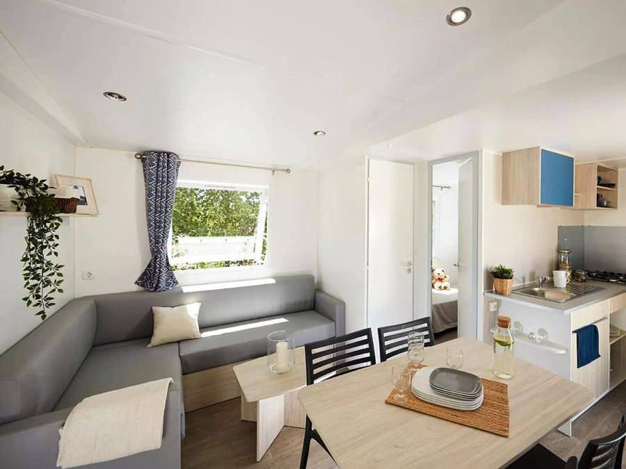 Camping Maïana Resort - Mobilhome 6 personnes - 2 chambres - Clim - Tv in La Grande-Motte, Côte méditerranéenne (France)