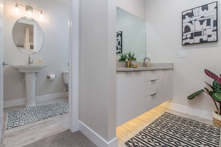 Vacation rental for 50 people, with pool and balcony as well as hot tub and yard in Washington (UT)