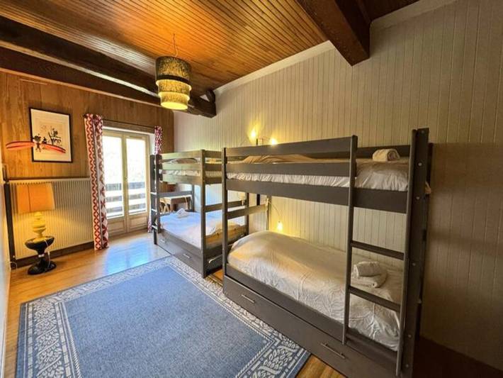 Chalet pour 12 personnes, avec terrasse, animaux acceptés dans Vars (station de ski)