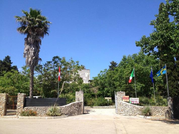 Apartahotel para 2 personas, con vistas y jardín en Apulia