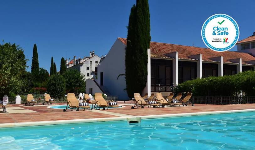 Hotel para 3 pessoas, com Terraço e Jardim e ainda Piscina and Vista em Município de Vila Viçosa