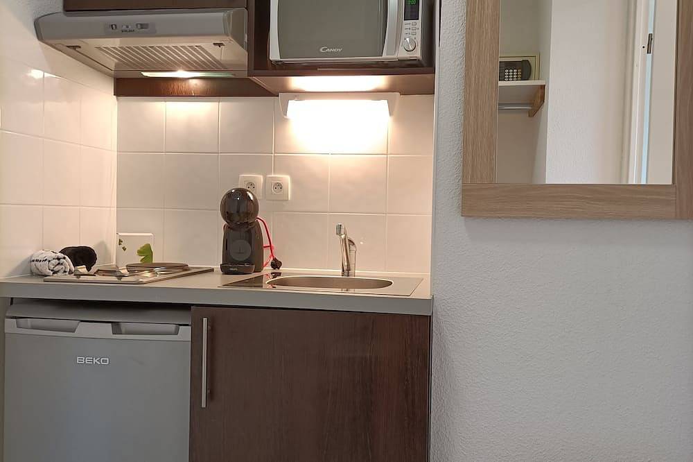 Entire apartment, Studio Dans Résidence Avec Piscine in Salies-de-Béarn, Béarn