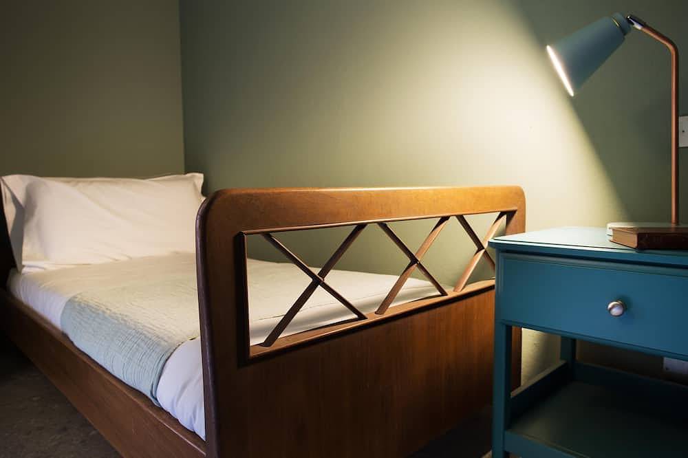 Hel lejlighed, Suite \"Salmerino\" at 2 steps from the lake with private dehor, lounge bar and swimming pool in Riva (Faggeto Lario), Faggeto Lario