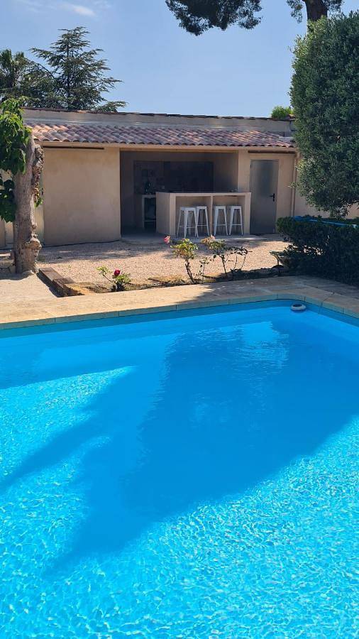 Villa Rima, bas de villa vue mer avec piscine à 200m des plages in La Ciotat, Marseille en omgeving