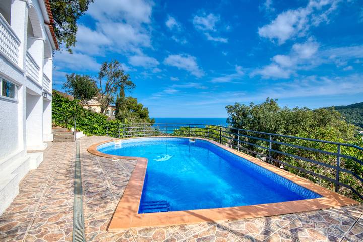 Casa de vacaciones para 6 personas, con terraza y jardín - 1