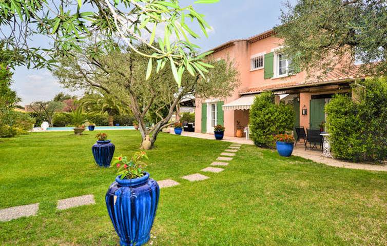 Location de vacances pour 6 personnes, avec piscine et jardin à Orange - 4