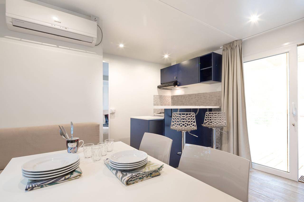 Camping Village Baia Blu La Tortuga Baia Elite für 6 Personen in Lu Lamoni, Vignola Mare