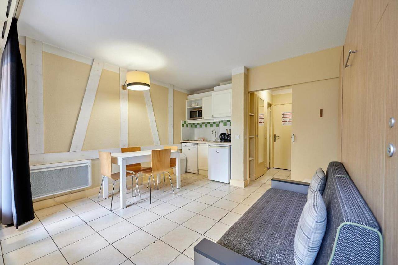 Double Room with Sea View in Deauville, Région de Lisieux