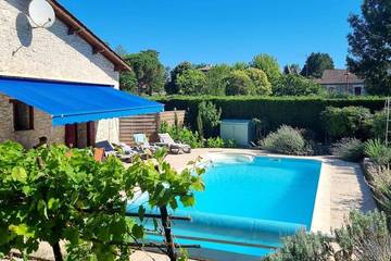 Gîte pour 4 personnes, avec jardin et terrasse à Saint-Sernin