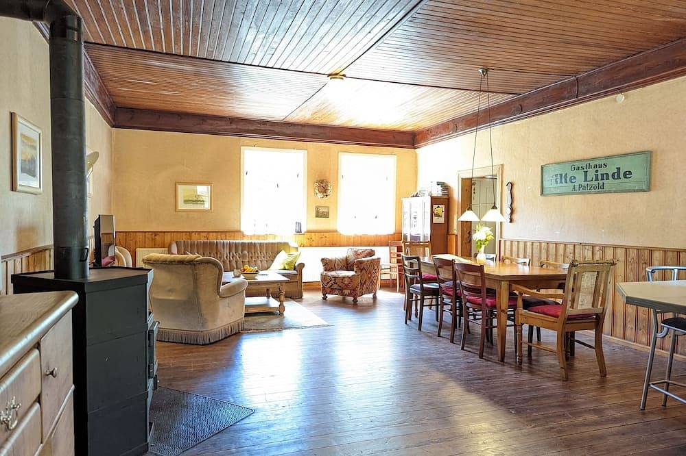 Romantic country idyll - former inn with large garden, fireplace, near the forest and lake, foto 8