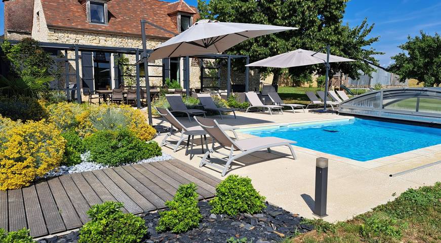 Gîte pour 12 personnes, avec piscine ainsi que terrasse et jardin à Veyrines-de-Domme - 2