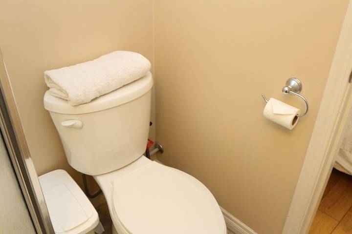 Vacation rental for 8 people, with hot tub and garden as well as terrace in Edmonton