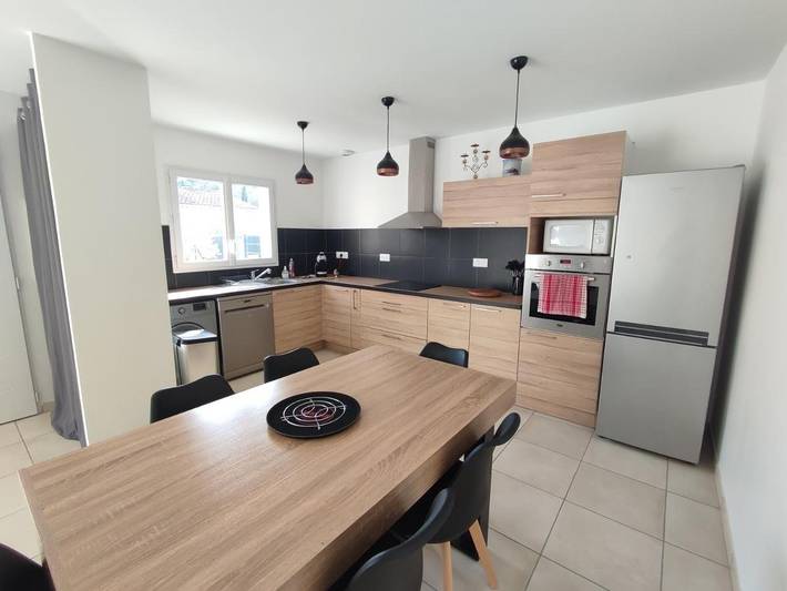 Location de vacances pour 8 personnes, avec piscine et jardin à Sauveterre - 3