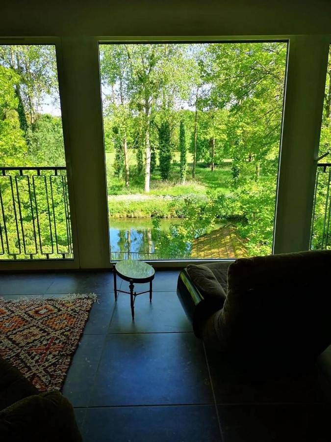 Villa pour 15 personnes, avec terrasse ainsi que vue sur le lac et vue