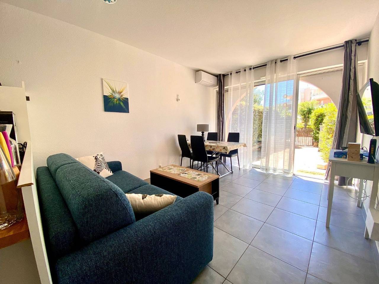 Studio entier, Studio cabine rénové à 250m de l'étang de Thau avec jardinet et parking privé in Mèze, Côte d'Améthyste