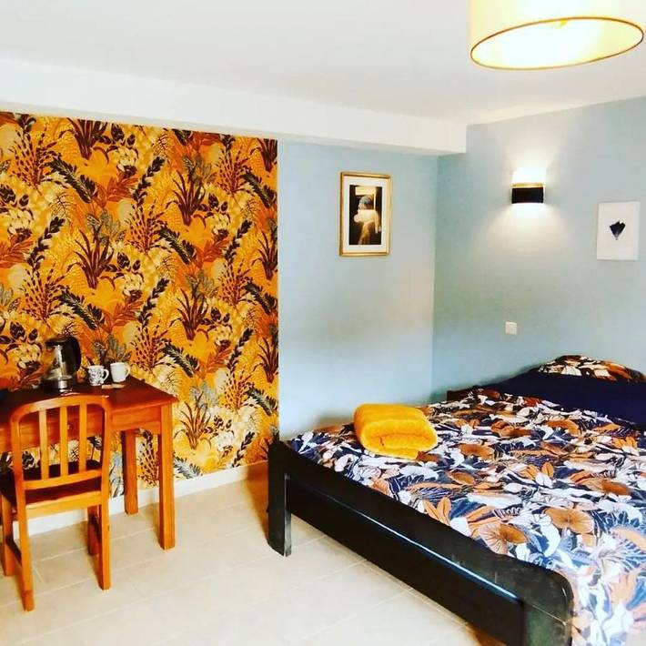 Chambre d’hôte pour 2 personnes, avec terrasse et jardin, animaux acceptés à La Canourgue