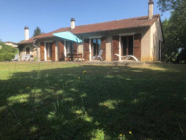 Location de vacances pour 6 personnes, avec jardin, animaux acceptés à Caumont (Ariège)