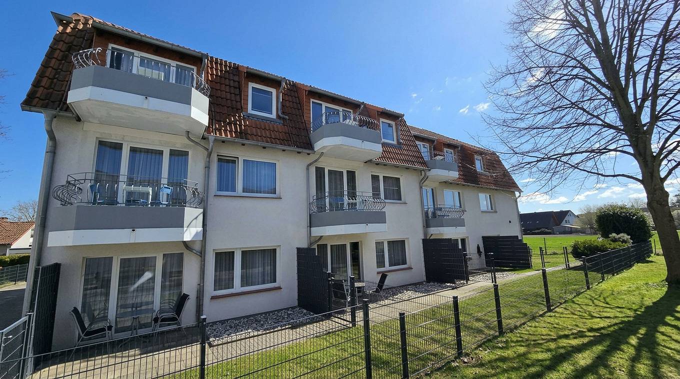 Ganze Ferienwohnung, Neu: eigener eingezäunter Garten - Apartmenthaus-Usedom Fam. Stopp "Kajüte 1" Hunde willkommen & Ostsee  zum greifen nah in Kölpinsee, Loddin