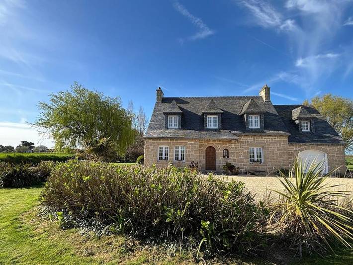 Location de vacances pour 8 personnes, avec Terrasse et Jardin à Guimaëc - 3