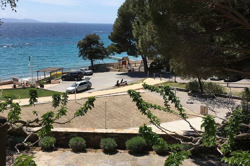 Characteristic villa with private pool 50 m from the beach in Rayol-Canadel-sur-Mer, Draguignan region