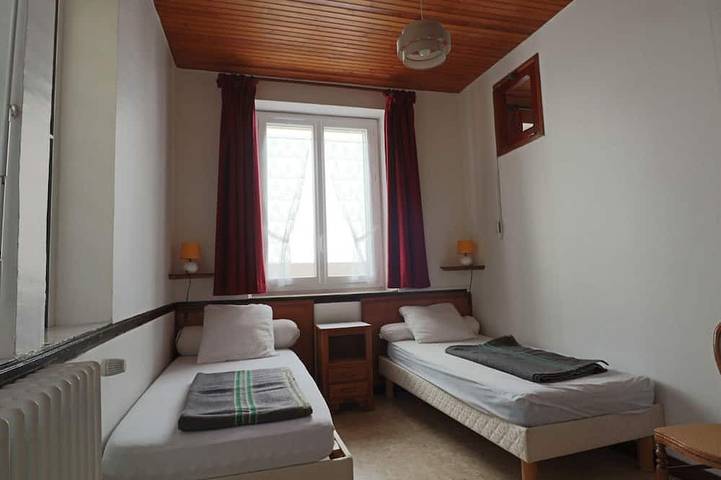 Gîte pour 4 personnes, avec terrasse dans Gare De La Bourboule - 2