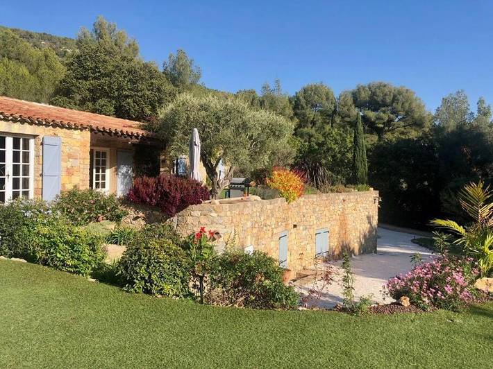 Villa pour 15 personnes, avec piscine ainsi que vue et jardin à Sanary-sur-Mer - 4