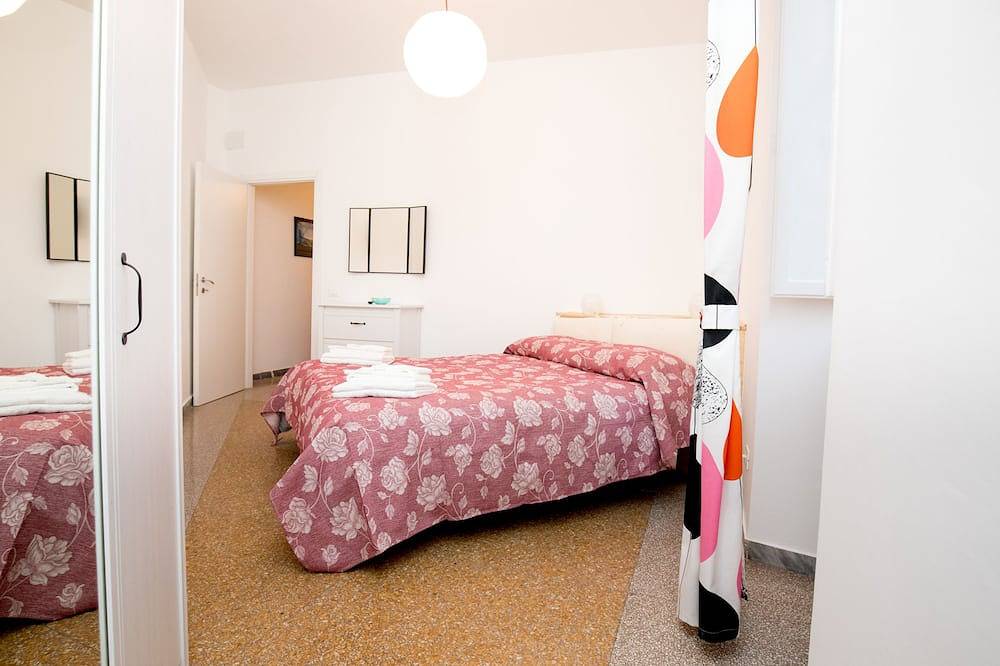 Entire apartment, \"Al Vicolo di San Getulio,\" along the walls of the Villa d'Este gardens. in Tivoli, Rome Province