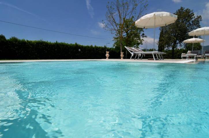 Location de vacances pour 3 personnes, avec jacuzzi ainsi que jardin et piscine à San Giuliano Terme - 3