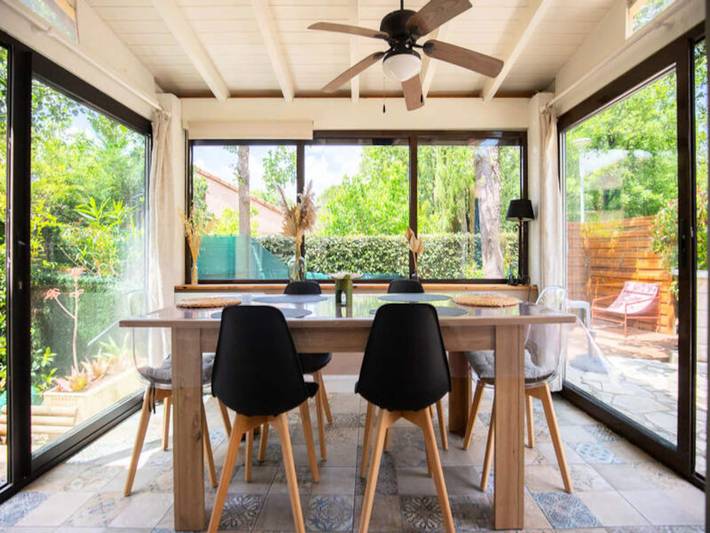 Gîte pour 7 personnes, avec terrasse ainsi que jardin et piscine, adapté aux familles à Tourrettes - 2