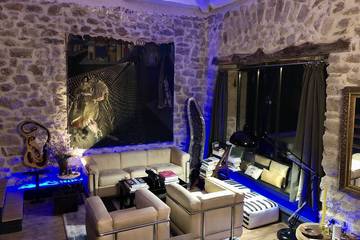 Gîte pour 10 personnes, avec jardin et jacuzzi, animaux acceptés à Saint-Symphorien-de-Mahun