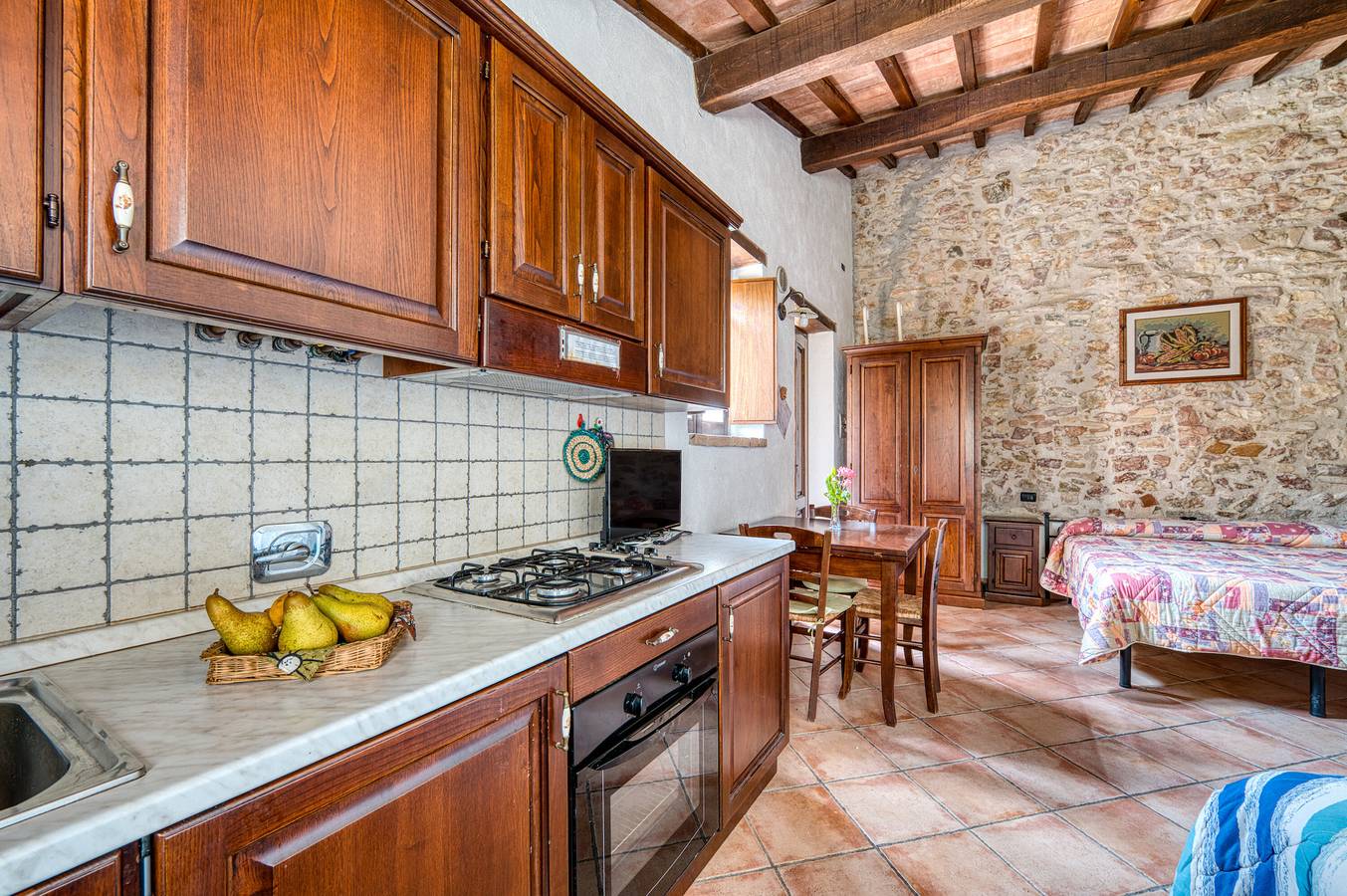 Ferme 'Casale Storico Xvii - Margherita' avec vue sur les montagnes, piscine partagée et Wi-Fi in Giano dell'Umbria, Province de Pérouse