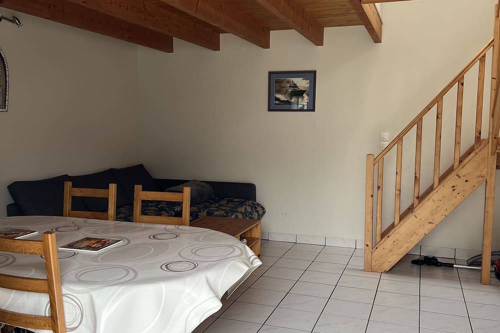 900m from the sea, indoor swimming pool, enclosed garden, dogs accepted, free boat trip. in Ploudalmézeau, Brest und Umgebung