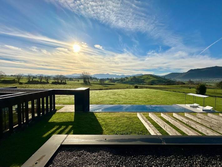Casa rural para 8 personas, con Balcón y Terraza además de Jardín y Piscina en Marina de Cudeyo