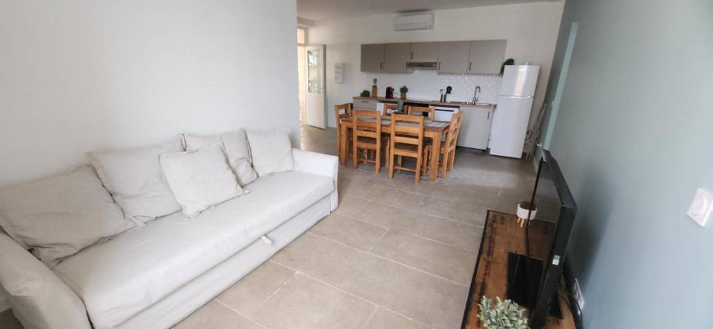 Gîte pour 6 personnes, avec balcon et vue à Castries - 4