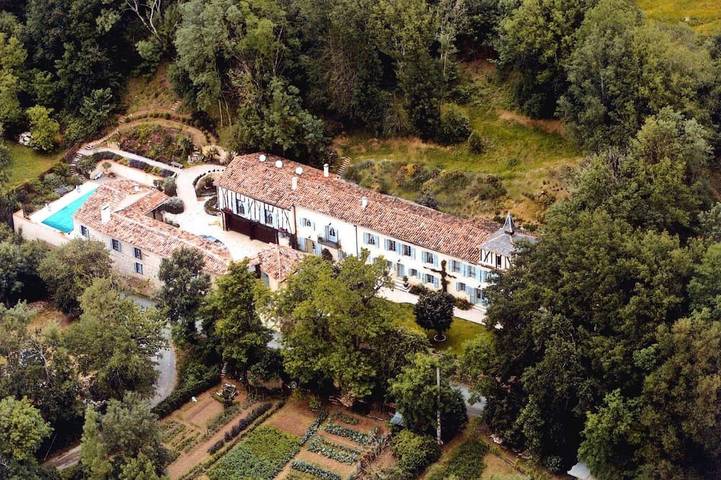 Maison de vacances pour 4 personnes, avec Terrasse ainsi que Jardin et Piscine à Castres